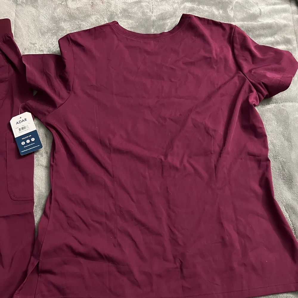 Adar Scrub Set - Picture 12 of 13
